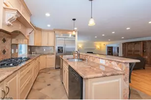 5 Pin Oak Rd, West Caldwell, NJ 07006 - Photo 10