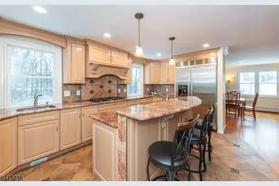 5 Pin Oak Rd, West Caldwell, NJ 07006 - Photo 6