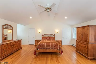 5 Pin Oak Rd, West Caldwell, NJ 07006 - Photo 22