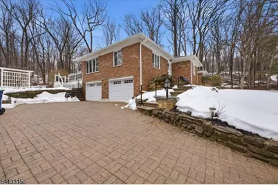 17 Helen St, Warren Township, NJ 07059 - Photo 2