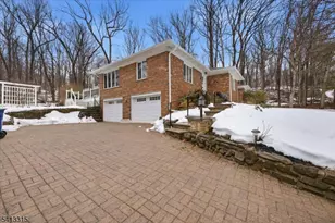 17 Helen St, Warren Township, NJ 07059 - Photo 2