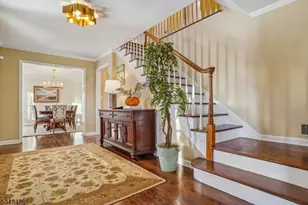 12 Cayuga Way, Millburn Twp., NJ 07078 - Photo 4