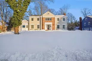 12 Cayuga Way, Millburn Twp., NJ 07078 - Photo 2