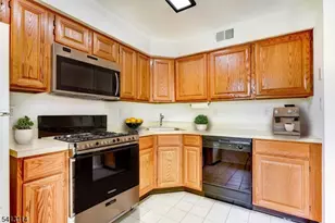 3201 Vroom Dr, Bridgewater, NJ 08807 - Photo 4