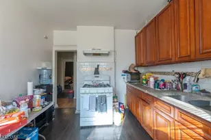 208 N 19th St, East Orange, NJ 07017 - Photo 4