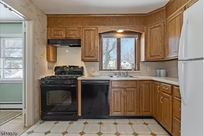 30 Andover Pl, Bloomfield, NJ 07003 - Photo 12