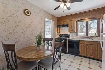 30 Andover Pl, Bloomfield, NJ 07003 - Photo 14