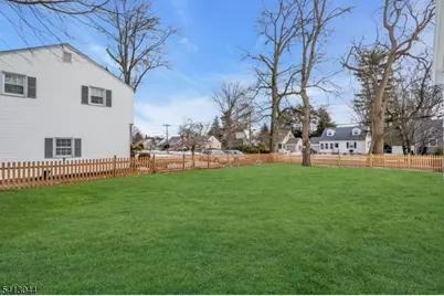 684 Gallows Hill Rd, Cranford Township, NJ 07016 - Photo 32