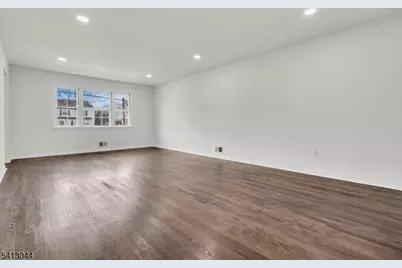 684 Gallows Hill Rd, Cranford Township, NJ 07016 - Photo 4