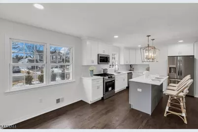 684 Gallows Hill Rd, Cranford Township, NJ 07016 - Photo 8