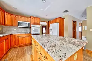 2 Marc Dr, Wantage, NJ 07461 - Photo 4