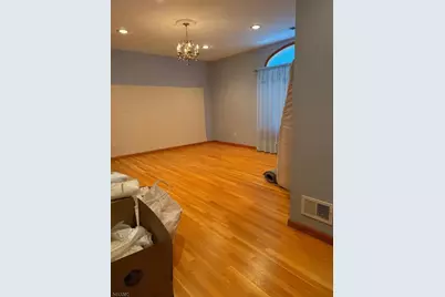 424 Page Ave, Lyndhurst Township, NJ 07071 - Photo 6