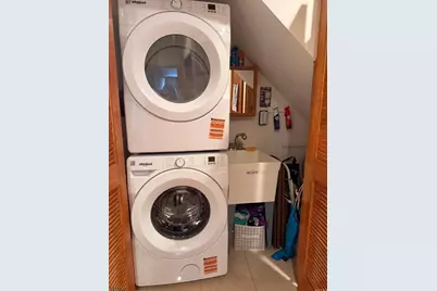 424 Page Ave, Lyndhurst Township, NJ 07071 - Photo 14