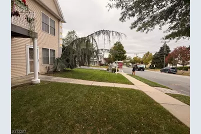 424 Page Ave, Lyndhurst Township, NJ 07071 - Photo 2