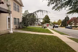 424 Page Ave, Lyndhurst Township, NJ 07071 - Photo 2