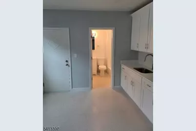 812 Bayway Ave #2B, Elizabeth, NJ 07202 - Photo 8