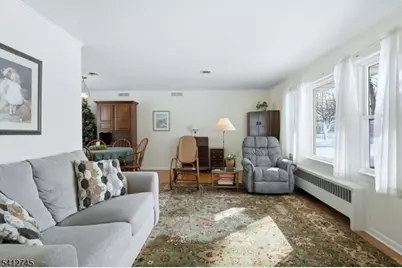 47 Clinton Ave, New Providence, NJ 07974 - Photo 6