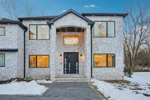 39 Billingsley Dr, Livingston, NJ 07039 - Photo 4