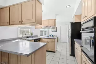 7 Concord Dr, Franklin Township, NJ 08873 - Photo 16