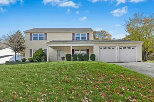 7 Concord Dr, Franklin Township, NJ 08873 - Photo 2