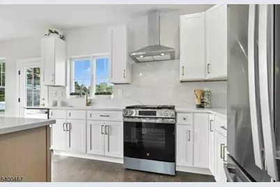 194 Canterbury Ave, North Arlington, NJ 07031 - Photo 4