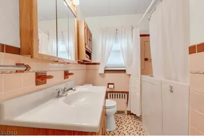 712 Meyer Ave, Lyndhurst Township, NJ 07071 - Photo 10