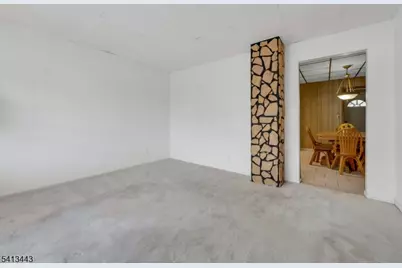 712 Meyer Ave, Lyndhurst Township, NJ 07071 - Photo 4