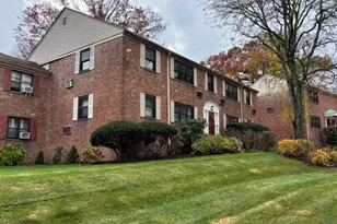 39 Sandra Cir, Westfield, NJ 07090 - Photo 2