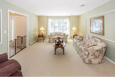 10 Hawthorn Dr, Roxbury Township, NJ 07876 - Photo 6