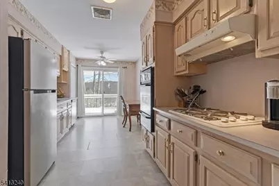 18 Stony Hill Ct, Butler, NJ 07405 - Photo 12