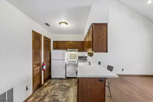 2 Squaw Valley Ct, Vernon Twp., NJ 07462 - Photo 6