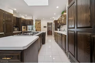 137 High Oaks Dr, Warren Township, NJ 07059 - Photo 16