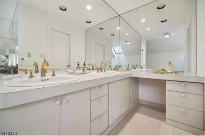 137 High Oaks Dr, Warren Township, NJ 07059 - Photo 30