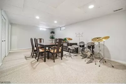 137 High Oaks Dr, Warren Township, NJ 07059 - Photo 44