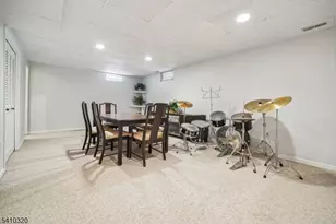 137 High Oaks Dr, Warren Township, NJ 07059 - Photo 44