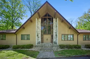 137 High Oaks Dr, Warren Township, NJ 07059 - Photo 2