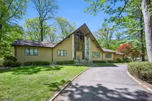 137 High Oaks Dr, Warren Township, NJ 07059 - Photo 1
