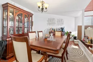 9 Kingsberry Dr, Franklin Township, NJ 08873 - Photo 8