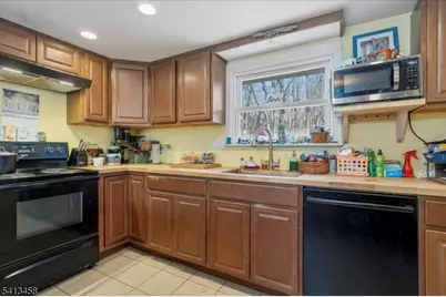 407 Diggles Pl, Vernon, NJ 07422 - Photo 10