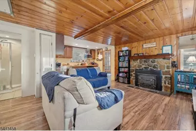 407 Diggles Pl, Vernon, NJ 07422 - Photo 14