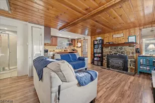 407 Diggles Pl, Vernon, NJ 07422 - Photo 14