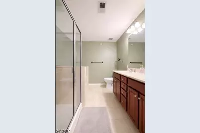 8 Swing Bridge Ln, South Bound Brook Boro, NJ 08880 - Photo 2