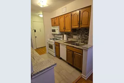 565 Grove St #C-15, Clifton, NJ 07013 - Photo 4