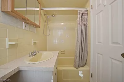 249 Parish Dr, Wayne, NJ 07470 - Photo 16