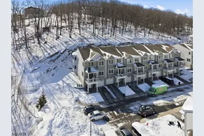 71 Halina Ln, Butler, NJ 07405 - Photo 2