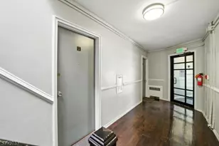 819 Bloomfield Ave Unit, Montclair, NJ 07042 - Photo 2