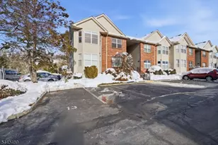 8 Jennifer Dr, East Hanover Township, NJ 07936 - Photo 2