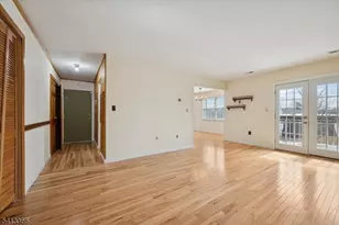 209 Green Hollow Dr, Woodbridge Township, NJ 08830 - Photo 12