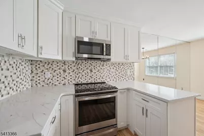 209 Green Hollow Dr, Woodbridge Township, NJ 08830 - Photo 6