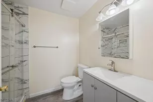 209 Green Hollow Dr, Woodbridge Township, NJ 08830 - Photo 16